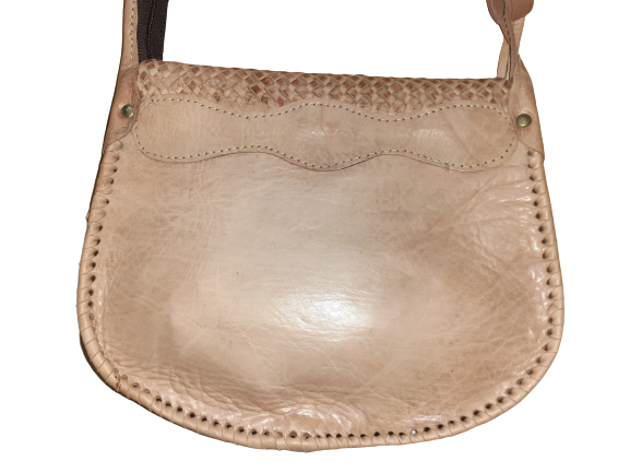 Bolso redondo de flecos
