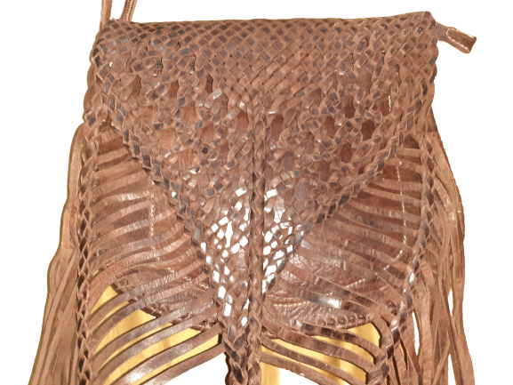 Bolso redondo de flecos