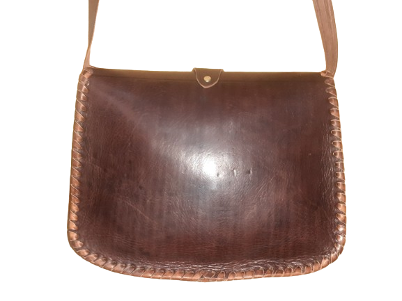 Bolso ovalado hebilla  combinado